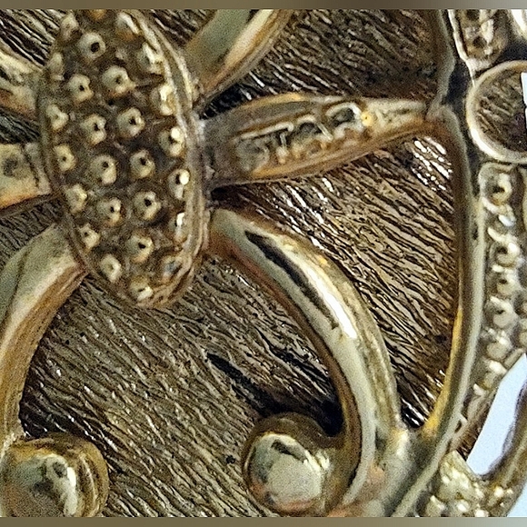 Vintage Avon Pink Porcelain Rose & Enamel Brooch - Picture 6 of 10